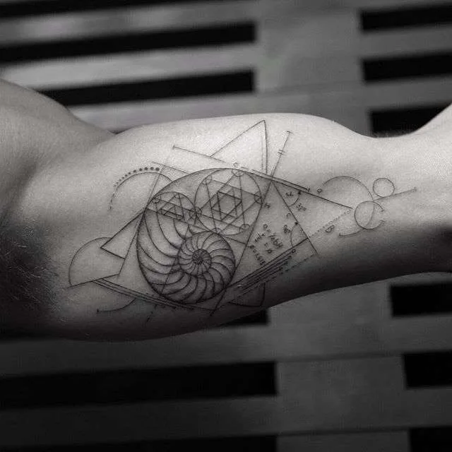 Tattoo artist Balazs Bercsenyi black minimalistic abstraction tattoo | Тату мастер Balazs Bercsenyi черно-белые минималистические абстрактные тату
